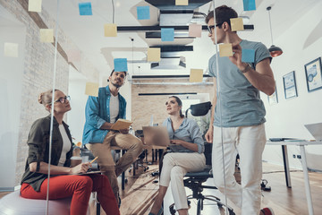 氢氧化钠为什么不能储存在带了磨口玻璃塞试剂瓶